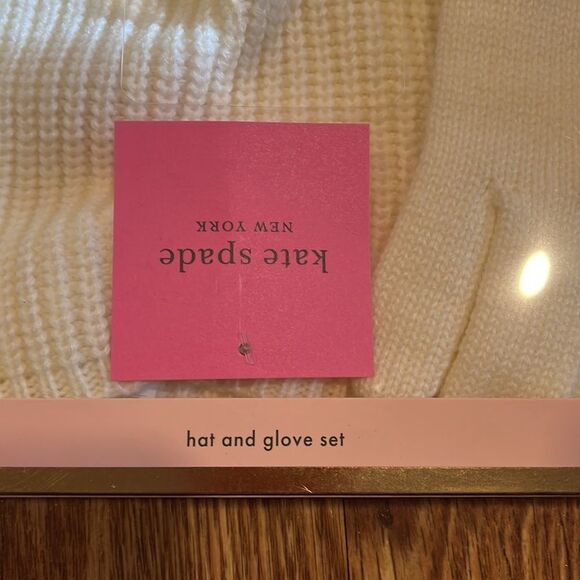 NIB Kate Spade hat and gloves set - Picture 2 of 2
